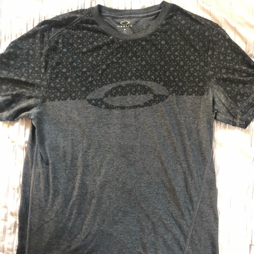 Mens oakley t shirt